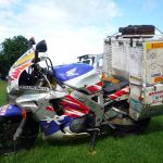 Diese Jungs aus den Niederlanden zeigen, dass man KEINE Enduro braucht um durch die Wuesten zu fahren. Verrueckt... :-)