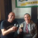 Mit Maggie in Joey's Bar in Ballymoney, Nordirland